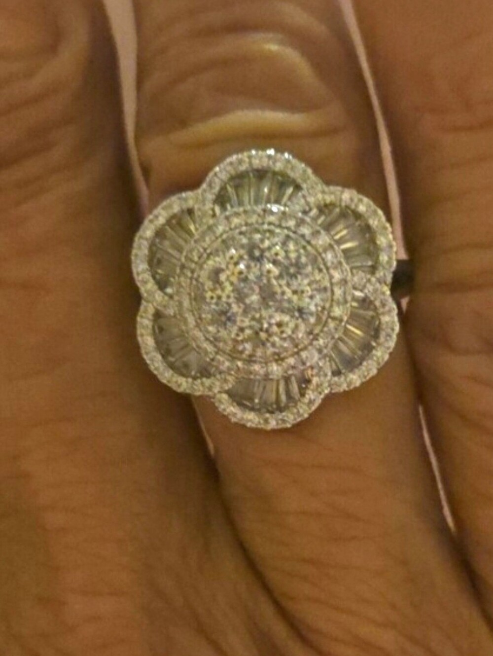 My Sweetest Bella Luce Yet! New,Gerber Daisy Sparkling White Cz.ring